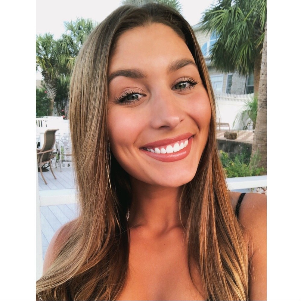Meet your Posher, Makayla